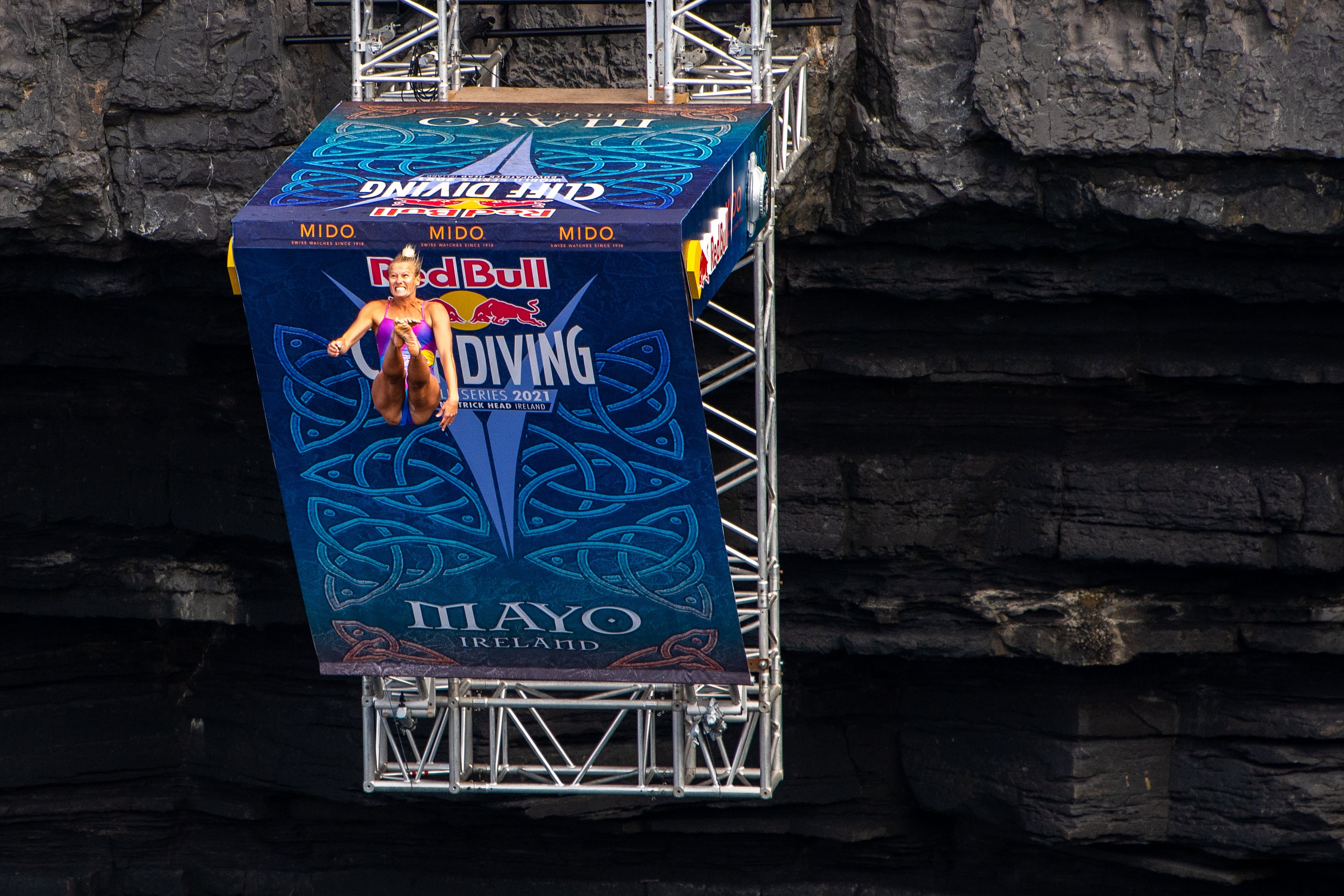 Red Bull Cliff Diving World Series 2021 Ireland dryrobe