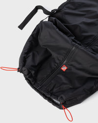 1|Close up of the end of the lower part ofdryrobe® Adapt, showing adjustable draw cords