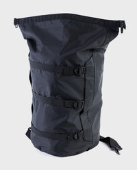 dryrobe® Compression Travel Bag showing compression straps 