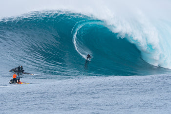 Andrew Cotton surfing Cortes Bank