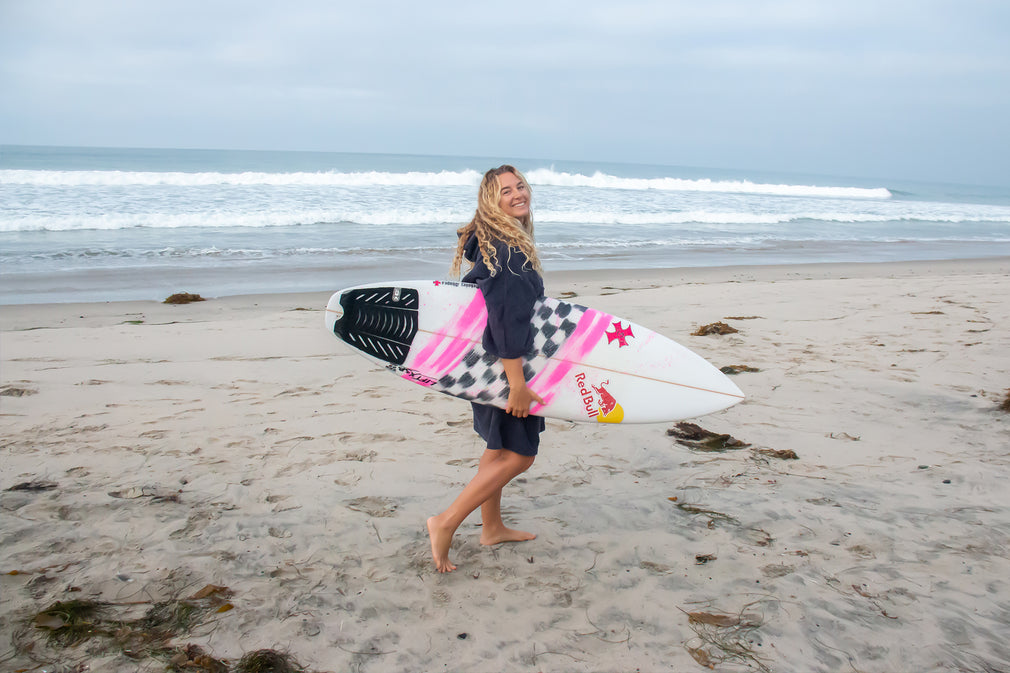 Big Wave Dreams - Izzi Gomez – dryrobe