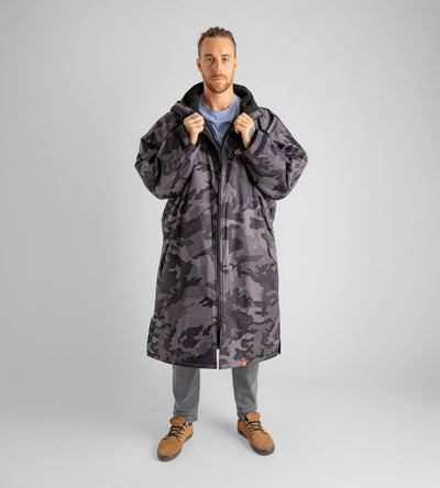 *MALE* wearing Black Camo dryrobe® Advance Long Sleeve