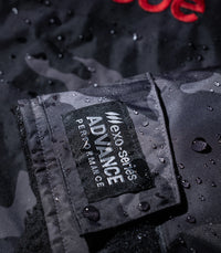 Velcro fastener on the sleeve of dryrobe® Advance 