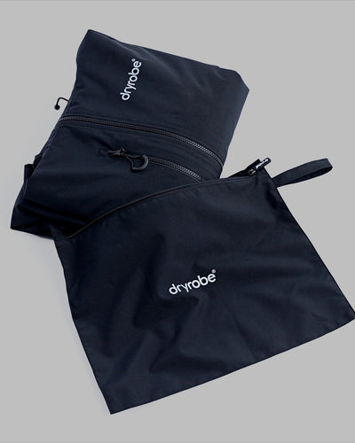 *MALE* detail studio shot of Tech-Lite Dryrobe®