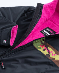 Close up of end of sleeve on Black Pink Camo dryrobe Advance Long Sleeve REMIX Range