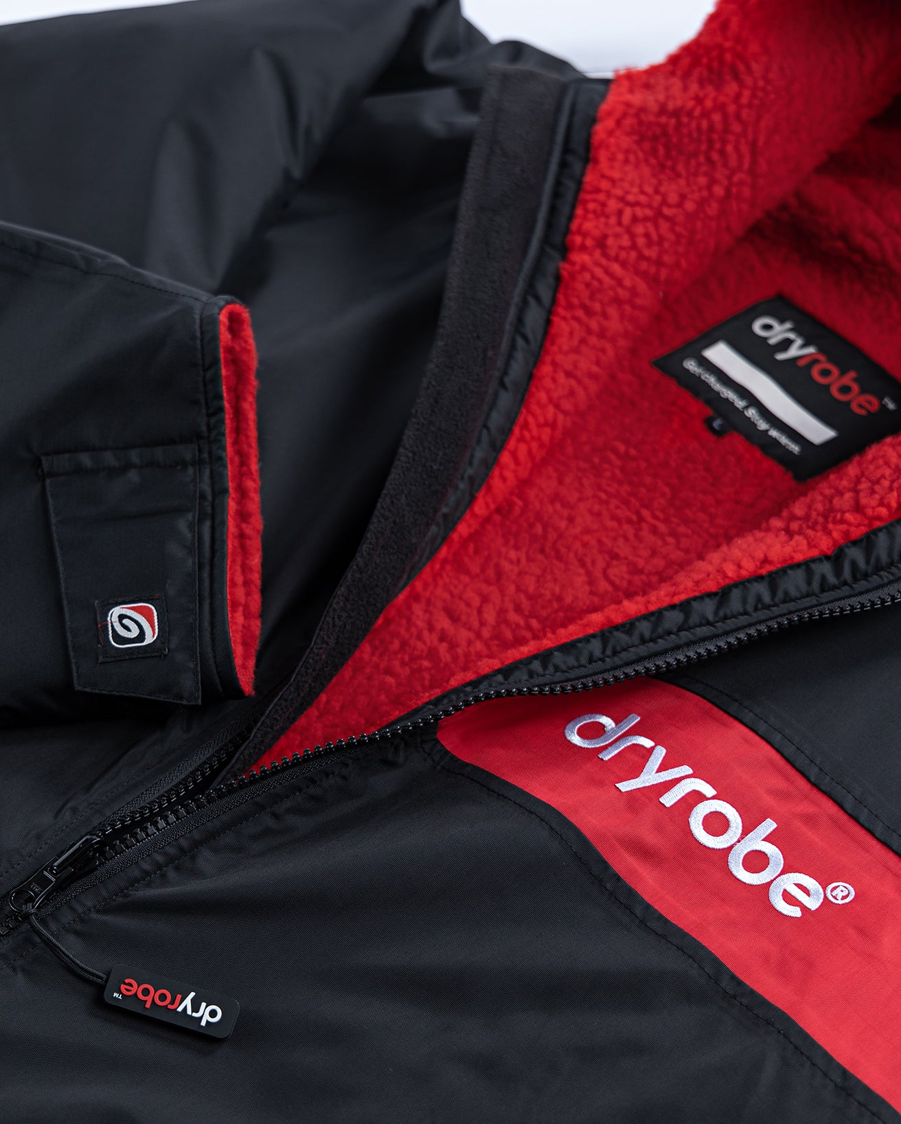 Dryrobe - Long Sleeve Black/Red