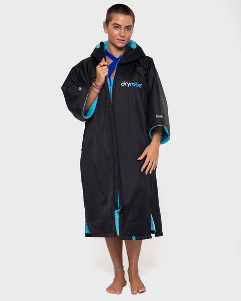 dryrobe® Advance Short Sleeve Changing Robe - Black/Blue