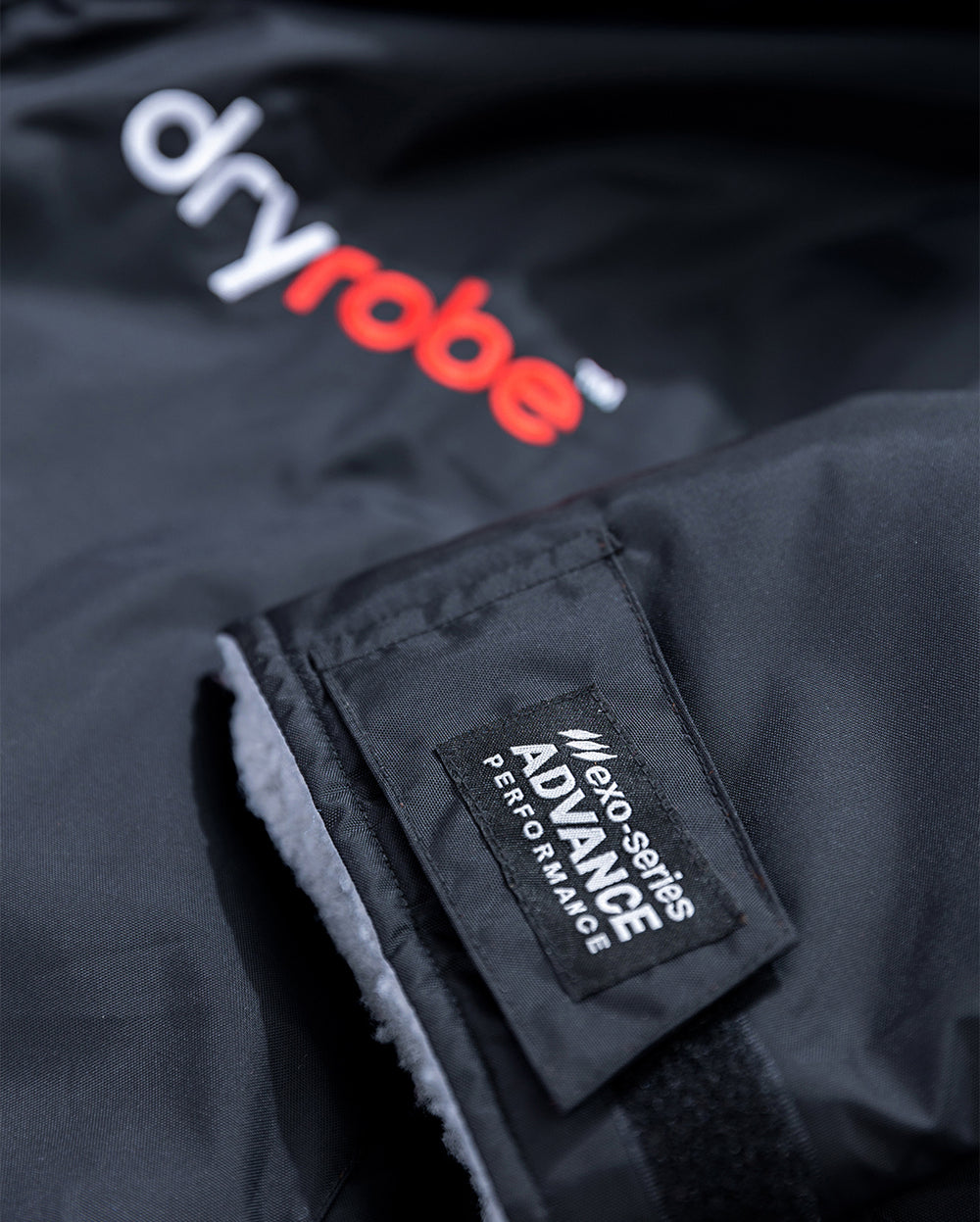 dryrobe® Advance Long Sleeve Changing Robe - Black/Grey