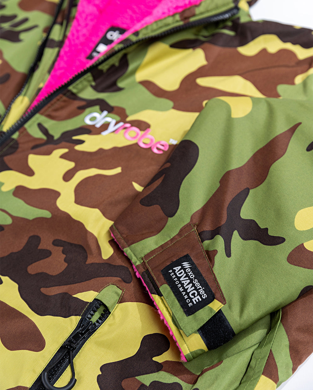 dryrobe® Advance Long Sleeve Changing Robe - Camo/Pink