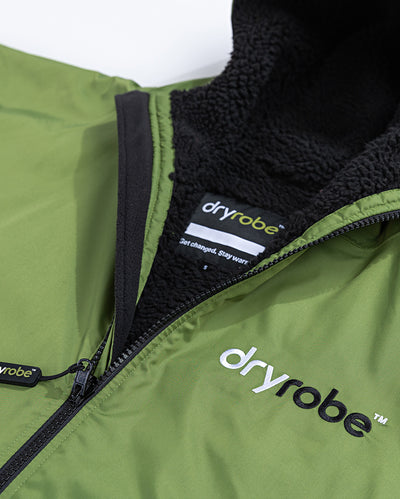 Close up of zip on Forest Green dryrobe® Advance Long Sleeve