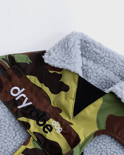Close up of collar on Camo Grey dryrobe® Dog