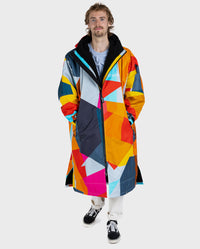 **MALE** Man wearing dryrobe Advance Abstract with zip up
