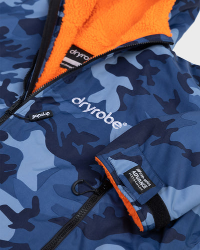 Close up of end of sleeve on dryrobe Advance Long Sleeve Changing robe in Blue Camo Orange